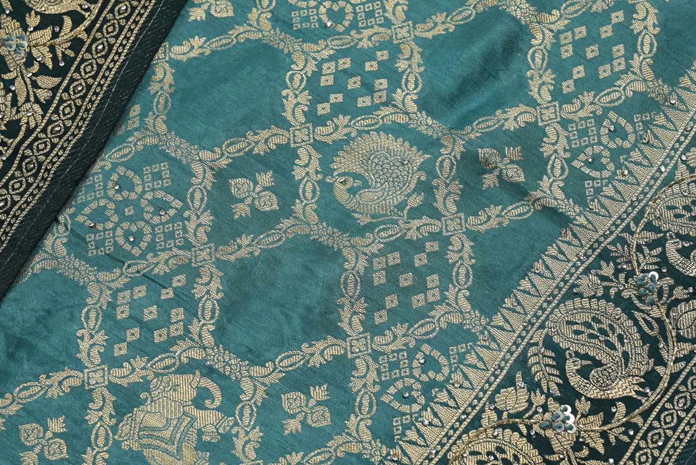 Silk pecock green pure soft silk saree for weddings and festive occasions