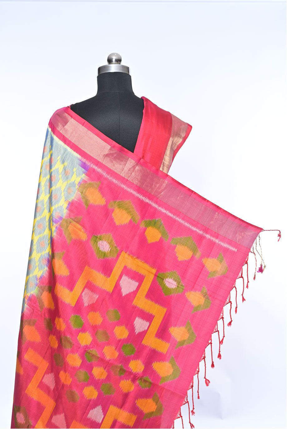 Silk pink pure soft silk saree for weddings and festive occasions
