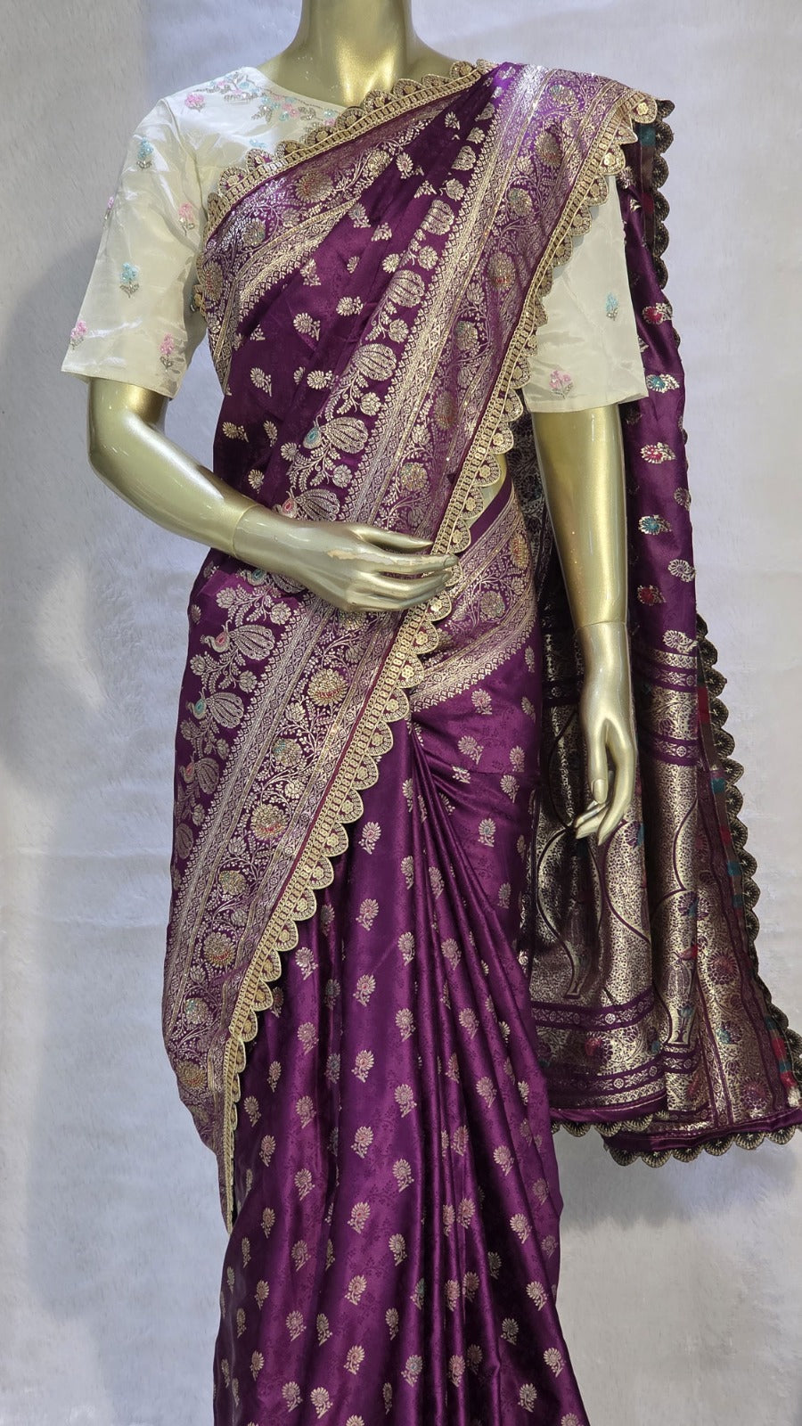 Handwoven Banarasi saree for women in pure silk fabric