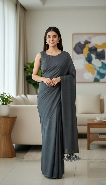 Gray mulmul cotton saree with hand-tied tassels on edge